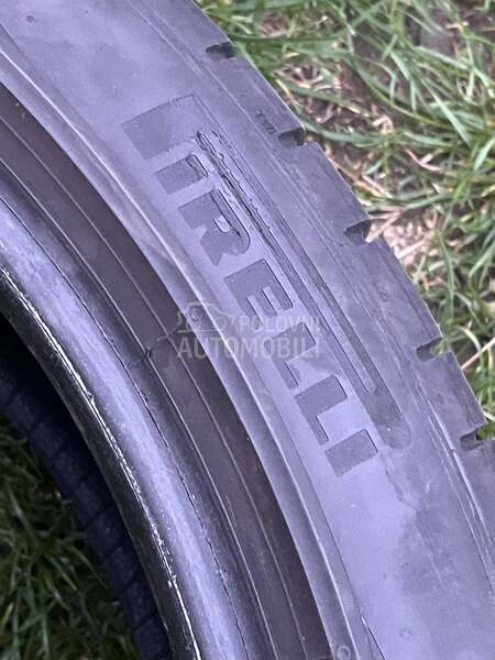Pirelli 255/40 R21 Letnja