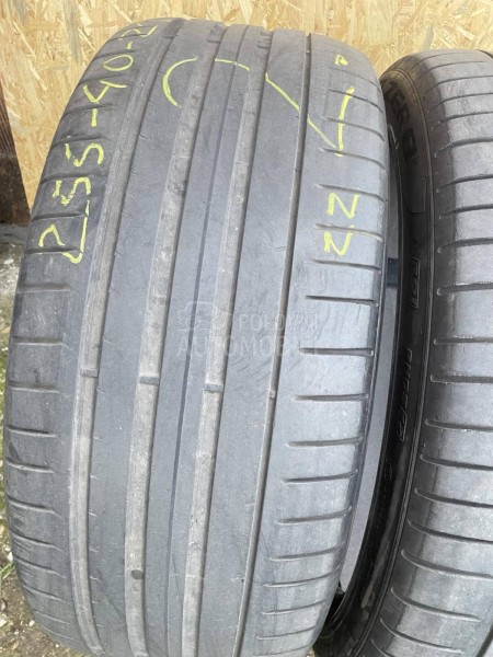 Pirelli 255/40 R21 Letnja