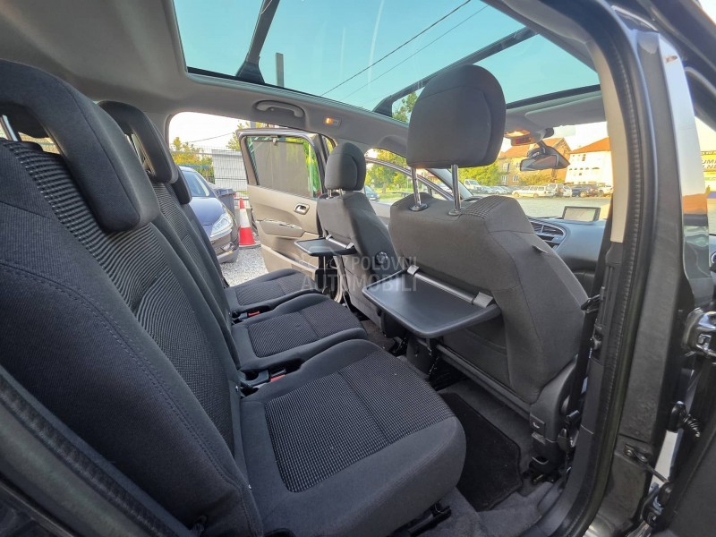 Peugeot 5008 1.6 HDI N.A.V.I