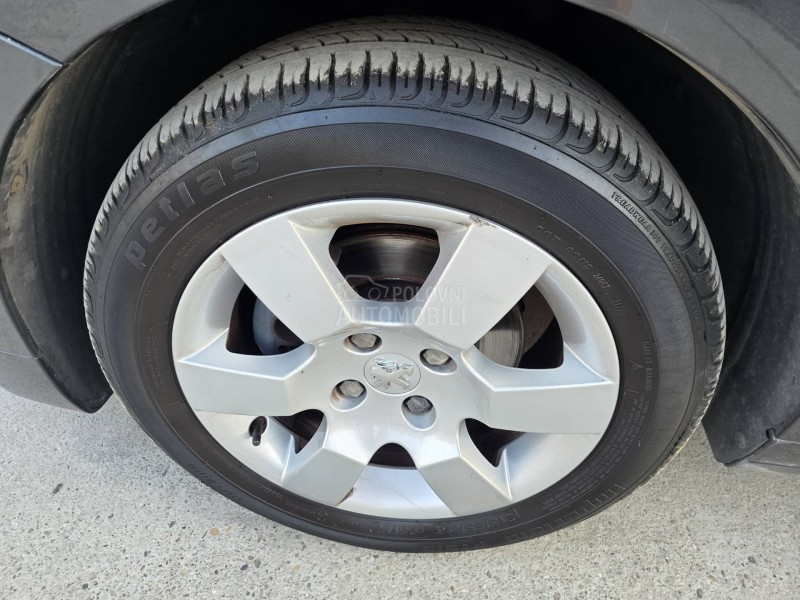 Peugeot 5008 1.6 HDI N.A.V.I