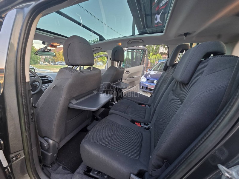 Peugeot 5008 1.6 HDI N.A.V.I