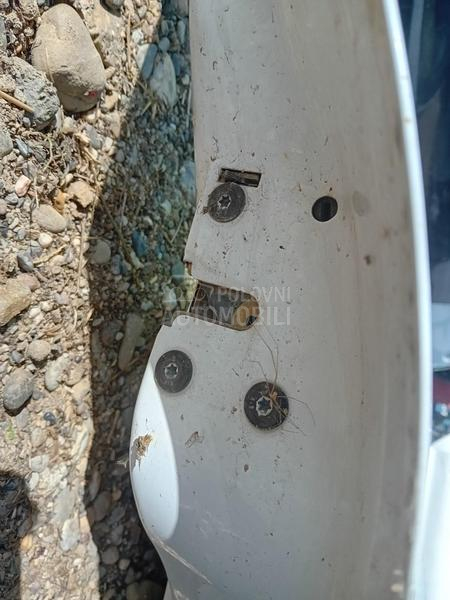 Zadnja desna brava vrata