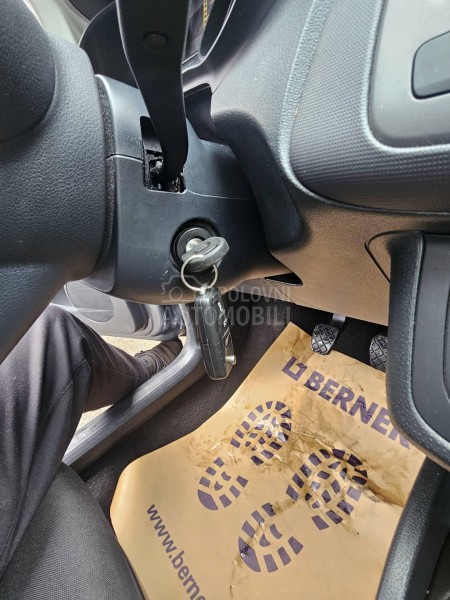 Seat Ibiza 16TDl STYLE  KREDlT