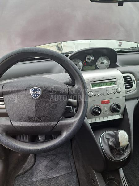 Lancia Ypsilon 