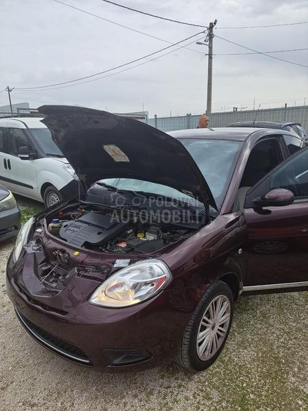Lancia Ypsilon 