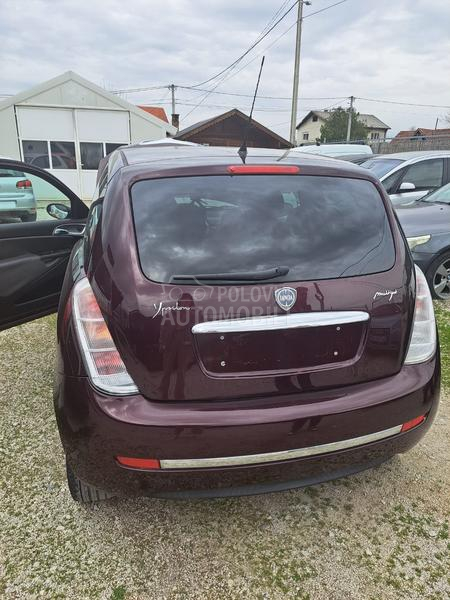 Lancia Ypsilon 