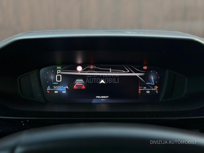 Peugeot 408 Allure/Auto/360kam