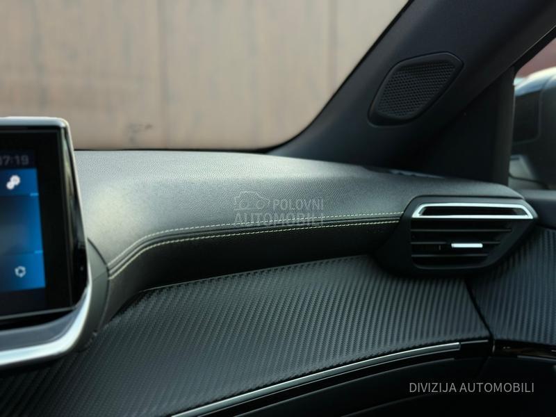 Peugeot 408 Allure/Auto/360kam