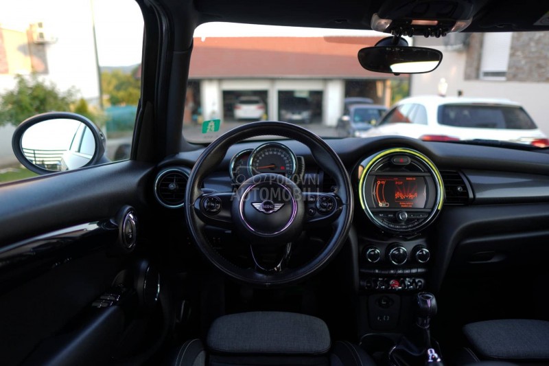 MINI Cooper 5 v r a t a