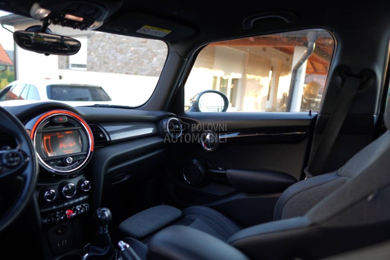 MINI Cooper 5 v r a t a