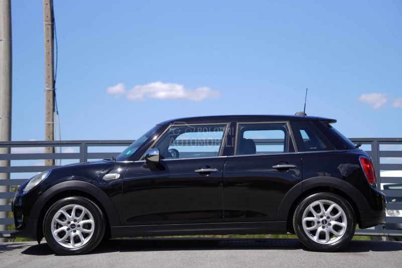 MINI Cooper 5 v r a t a