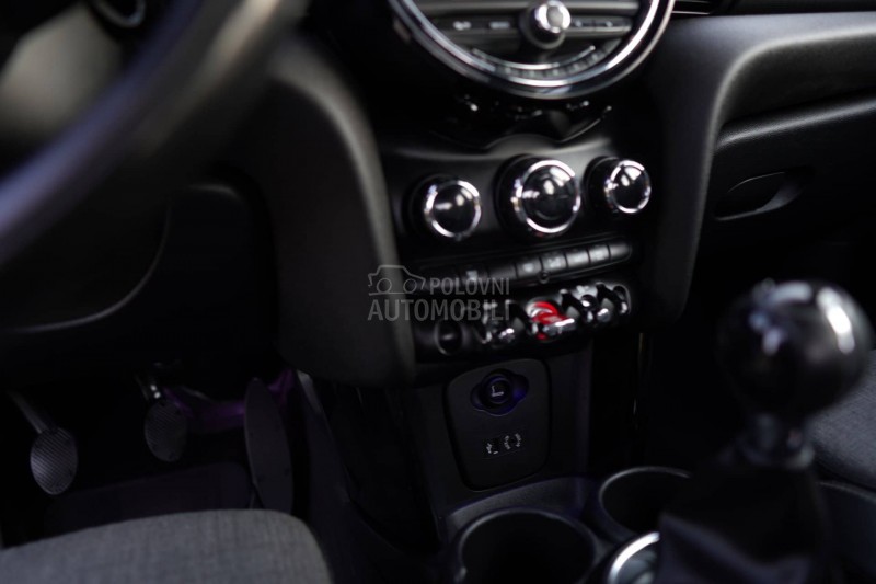 MINI Cooper 5 v r a t a