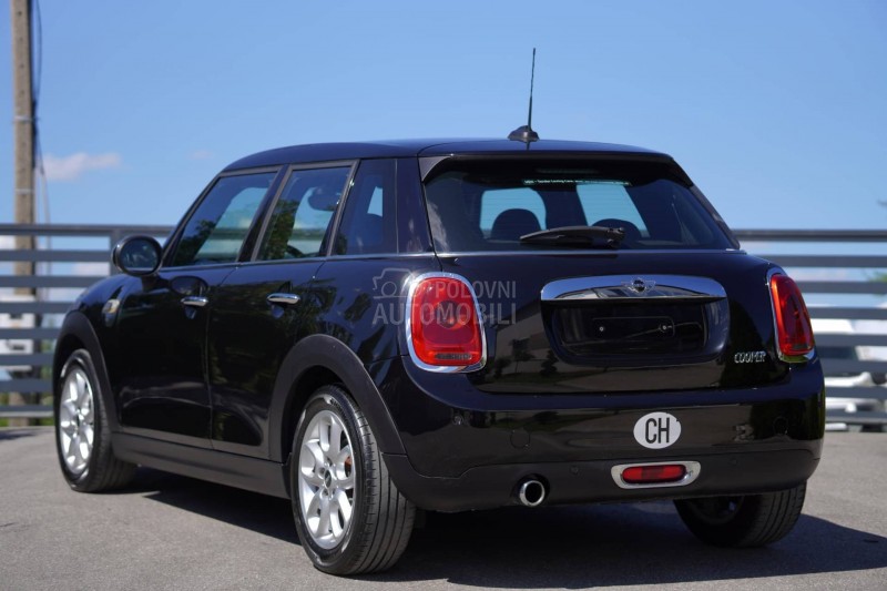MINI Cooper 5 v r a t a