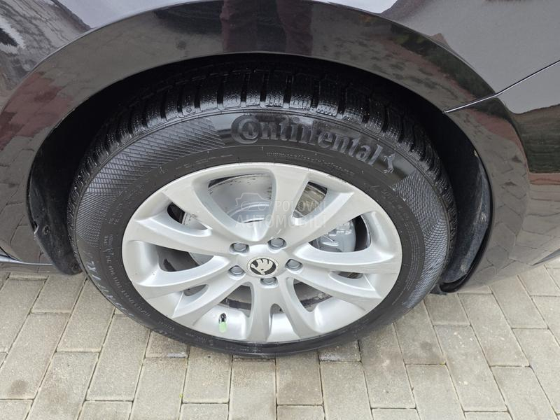 Škoda Superb 2.0 TDI DSG STYLE