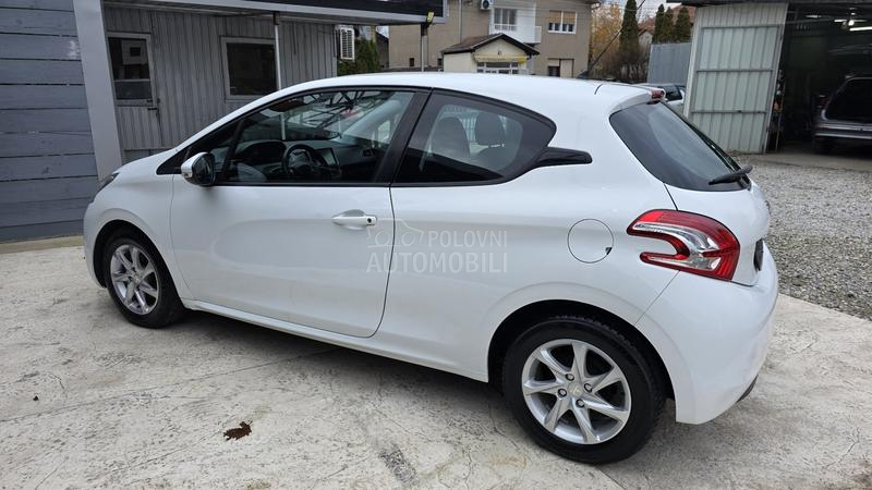 Peugeot 208 1.4 HDI