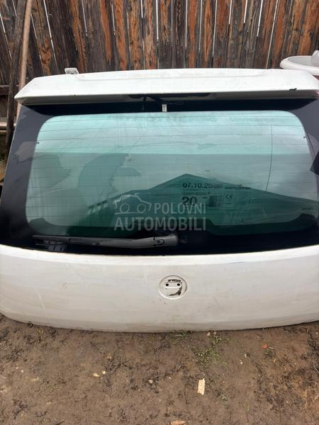 gepek vrata kao nova