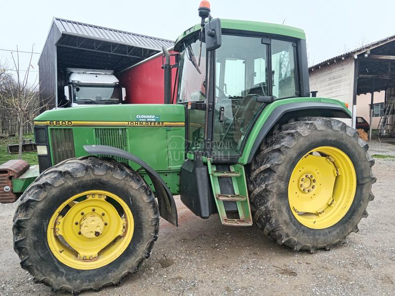John Deere 6600