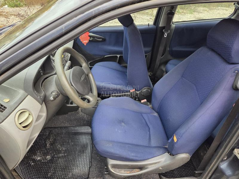 Fiat Punto 1.2 8v
