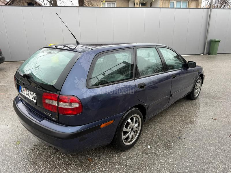 Volvo V40 
