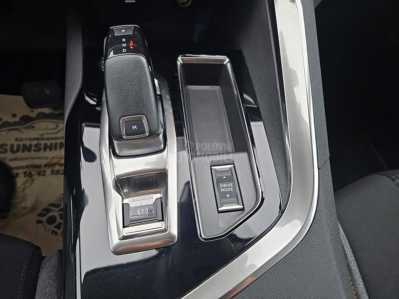 Peugeot 3008 1.5 Aut Allure