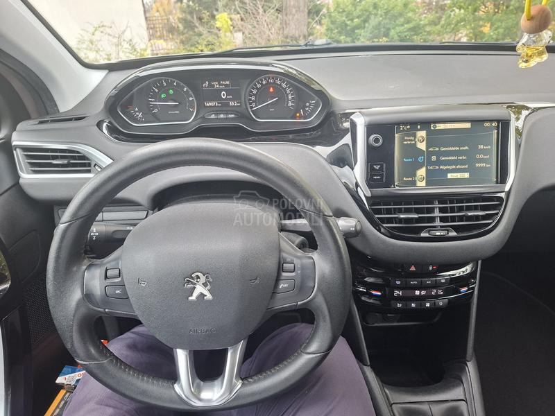 Peugeot 208 1.2  ALURE/P A N O