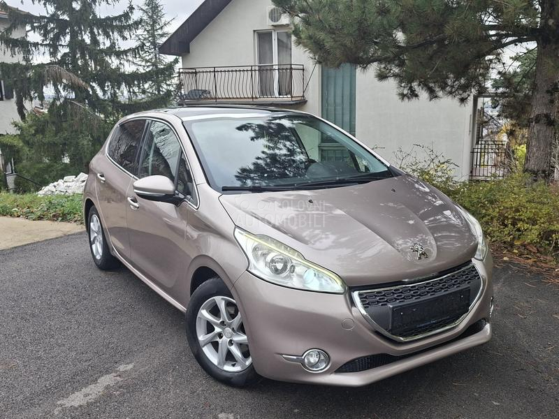 Peugeot 208 1.2  ALURE/P A N O