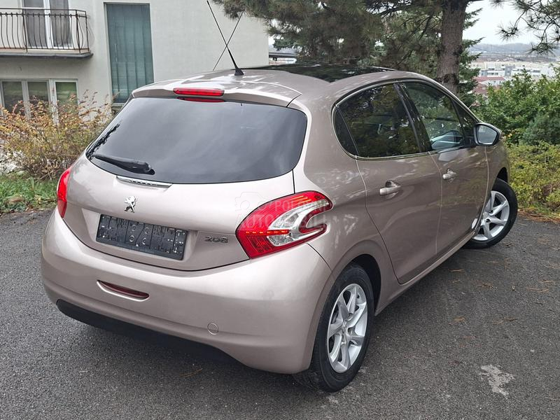 Peugeot 208 1.2  ALURE/P A N O