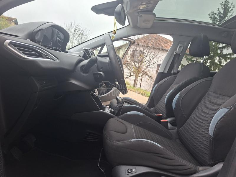 Peugeot 208 1.2  ALURE/P A N O
