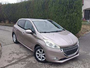 Peugeot 208 1.2  ALURE/P A N O