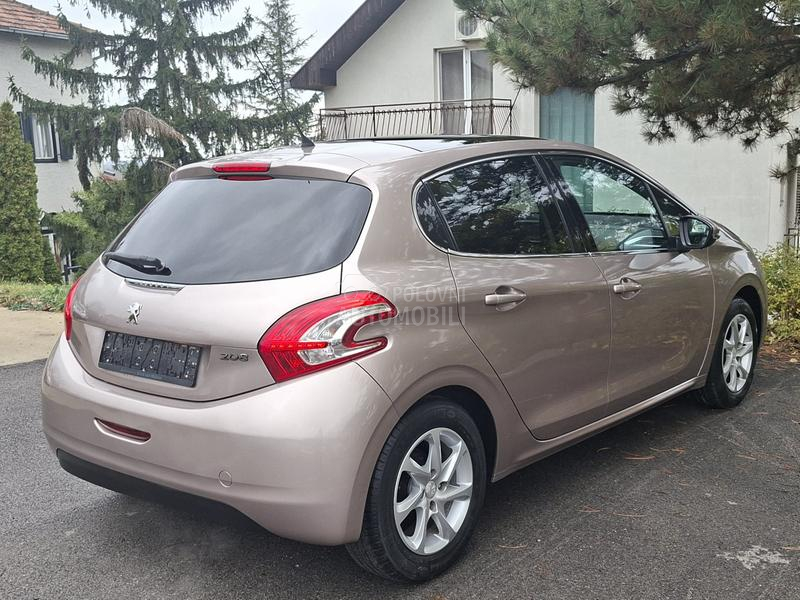 Peugeot 208 1.2  ALURE/P A N O