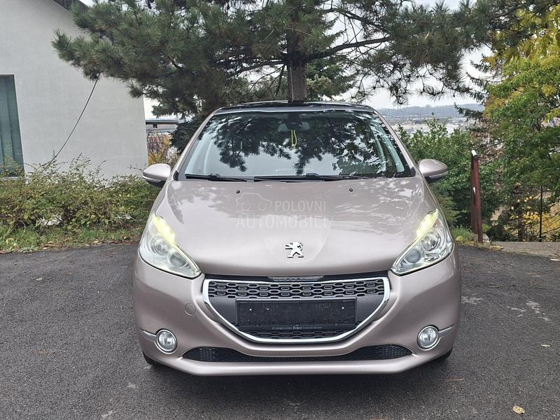 Peugeot 208 1.2  ALURE/P A N O