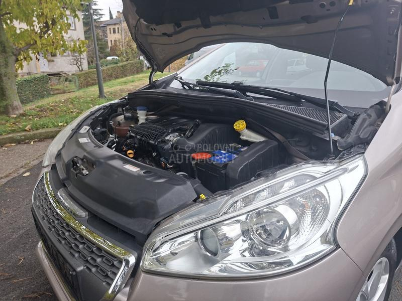 Peugeot 208 1.2  ALURE/P A N O