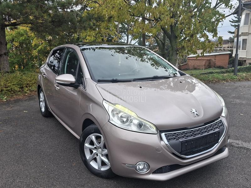 Peugeot 208 1.2  ALURE/P A N O