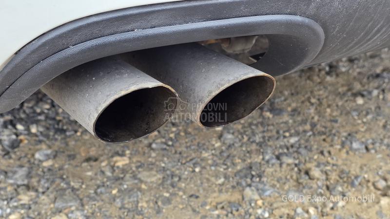 Volkswagen Passat B6 2.0 TDi CR R-LINE