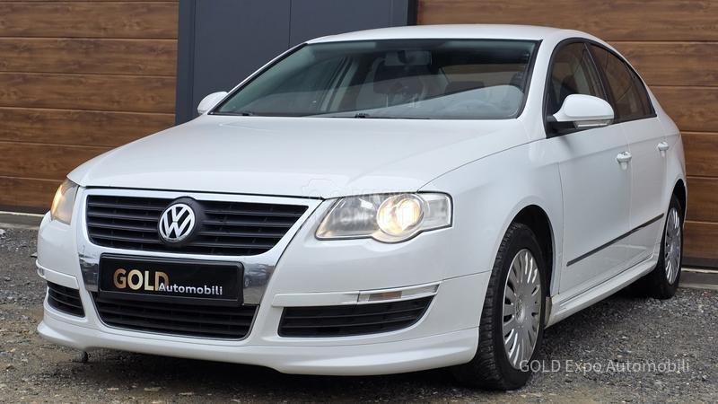 Volkswagen Passat B6 2.0 TDi CR R-LINE