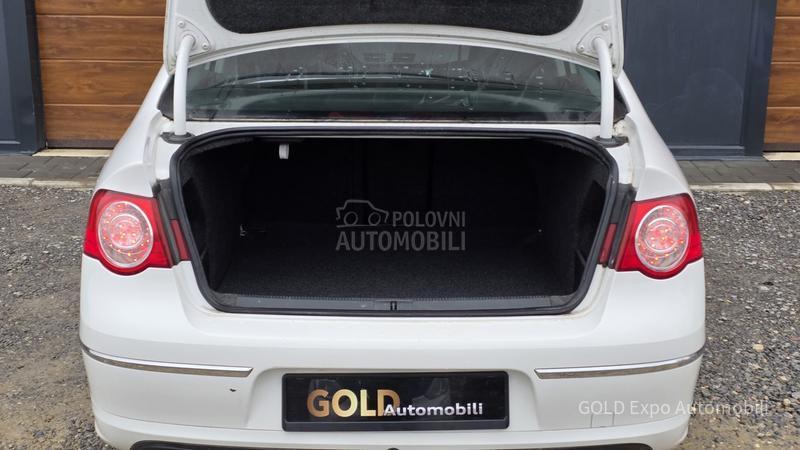 Volkswagen Passat B6 2.0 TDi CR R-LINE