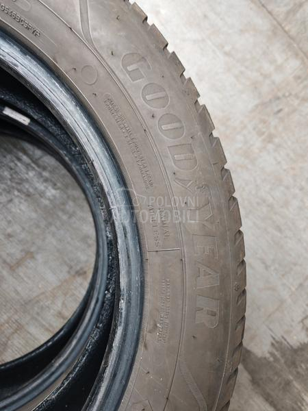 Goodyear 215/55 R17 Sve sezone