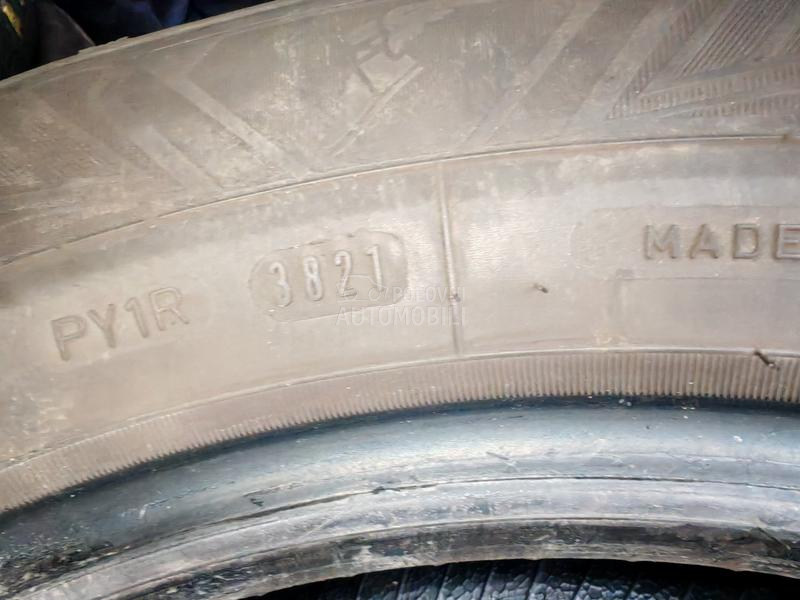 Goodyear 215/55 R17 Sve sezone