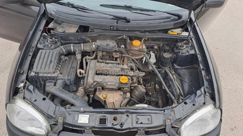 Opel Corsa B 1.0