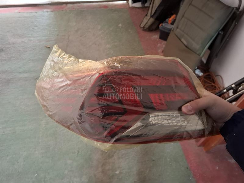 zadnji far za elantru