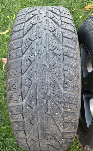 Tigar 235/65 R17 Zimska
