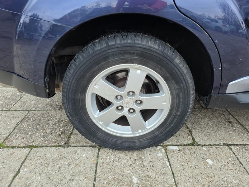 Mitsubishi Outlander 2.4b Tng 4x4