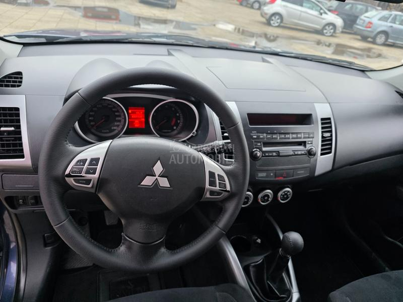 Mitsubishi Outlander 2.4b Tng 4x4