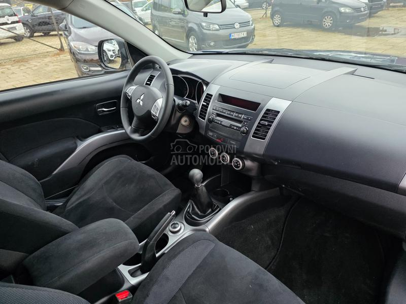Mitsubishi Outlander 2.4b Tng 4x4