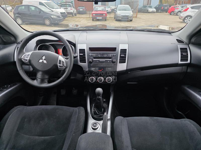 Mitsubishi Outlander 2.4b Tng 4x4