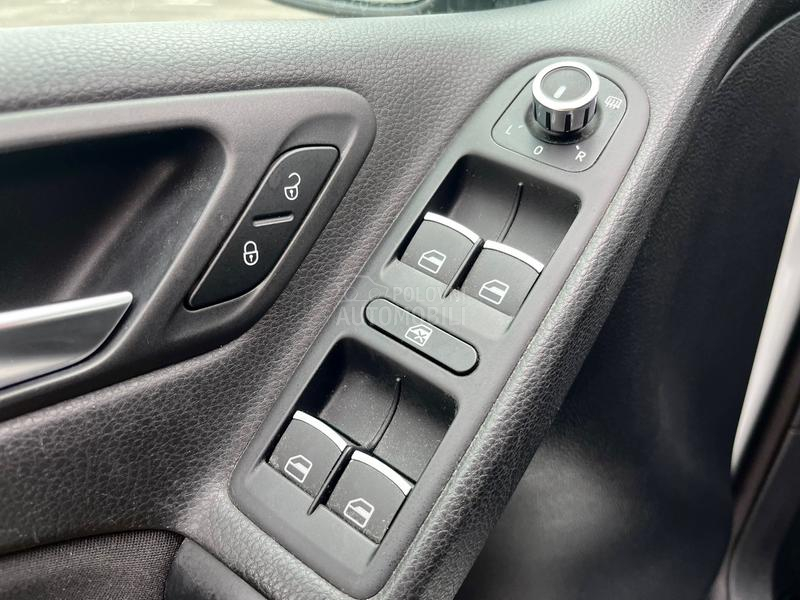 Volkswagen Golf 6 1.6 TDI HIGHLINE