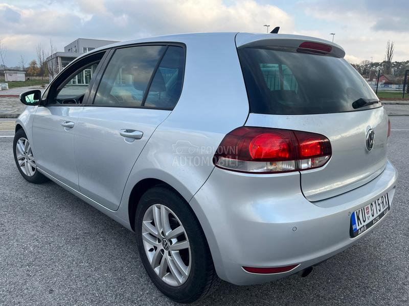 Volkswagen Golf 6 1.6 TDI HIGHLINE