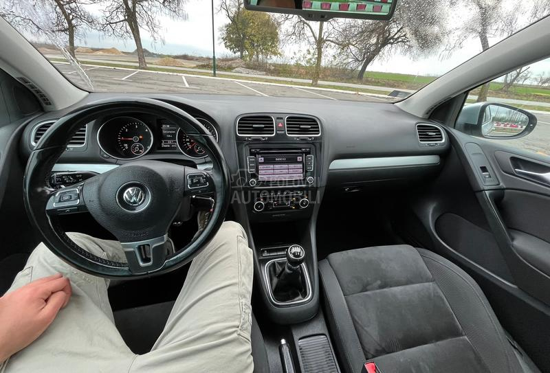 Volkswagen Golf 6 1.6 TDI HIGHLINE
