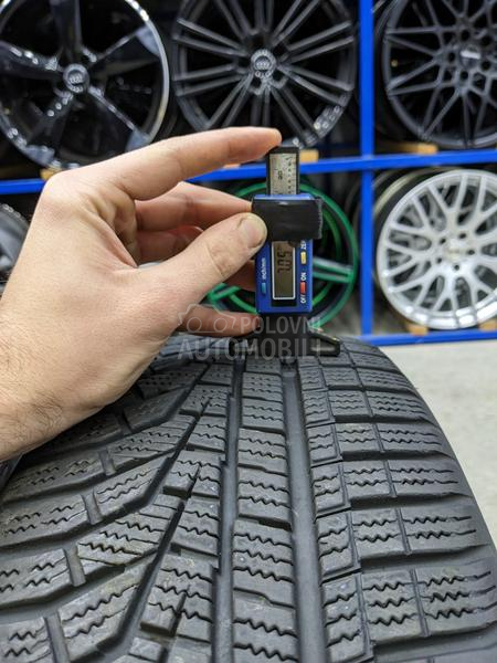 Hankook 205/60 R16 Zimska