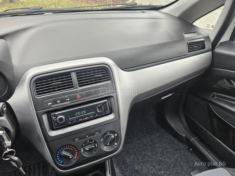 Fiat Grande Punto 1.2 8V BASE